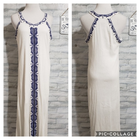 Romeo & Juliet Couture Dresses & Skirts - Romeo & Juliet Couture maxi dress